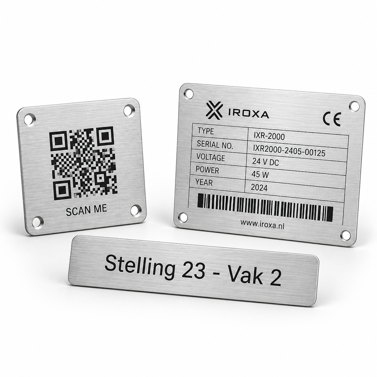 Geborsteld aluminium naamplaatje en QR-code plaatje laten graveren